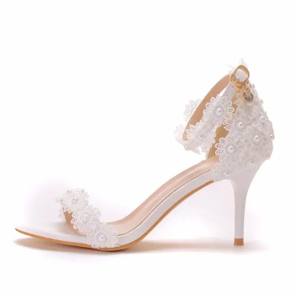 Charmant Blanche En Dentelle Fleur Chaussure De Mariée 2022 Mariage Perle Bride Cheville 7 cm Talons Aiguilles Peep Toes / Bout Ouvert Sandales Talons Hauts