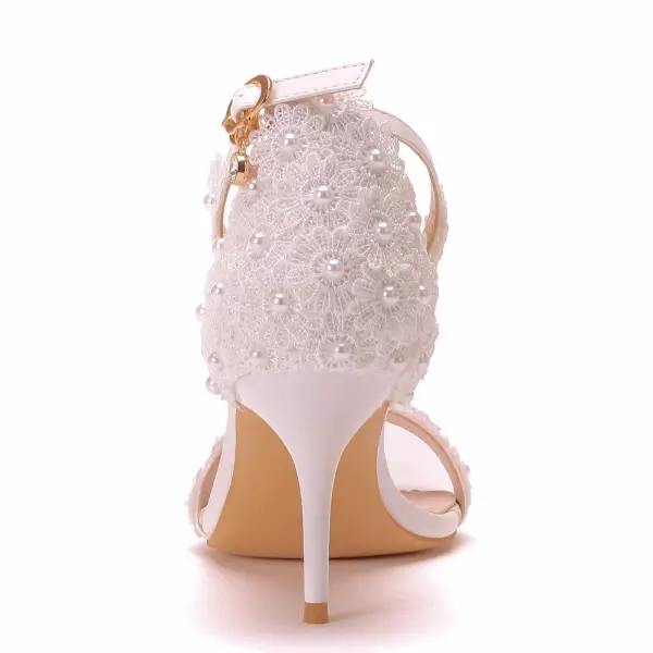 Charmant Blanche En Dentelle Fleur Chaussure De Mariée 2022 Mariage Perle Bride Cheville 7 cm Talons Aiguilles Peep Toes / Bout Ouvert Sandales Talons Hauts