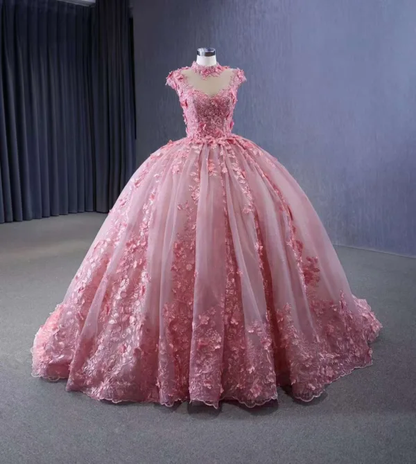 Conte de fée Rougissant Rose Col Haut Robe Boule Robe De Bal 2023 Mancherons Bretelles croisées Train De Balayage Quinceañera Robe De Cérémonie