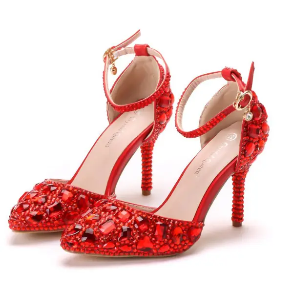 Charmant Rot Strass Brautschuhe 2025 Knöchelriemen 9 cm Stilettos Spitzschuh Hochzeit Hochhackige