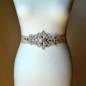 Luksus Elfenben Bryllup Bånd 2020 Satin Metall Håndlaget Beading Krystall Rhinestone Bryllups Aften Ball Tilbehør