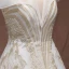 Unique Gold Weiß Übergröße Brautkleider / Hochzeitskleider 2019 A Linie Spitze Charmeuse Bandeau Applikationen Rückenfreies Perlenstickerei Handgefertigt Hof-Schleppe Hochzeit