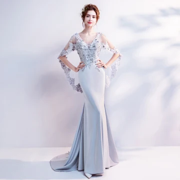 Chic Beautiful Grey Evening Dresses 2018 Trumpet Mermaid V Neck Lace Appliques Backless Beading Rhinestone Evening Party Formal Dresses