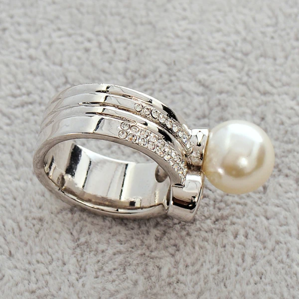 Luxe Argenté Perle Faux Diamant Lune Bague Alliage Dansant Anneaux 2019 Accessorize