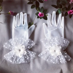 Chic Beautiful White Bridal Gloves 2020 Appliques Beading Pearl Rhinestone Tulle Prom Wedding Accessories