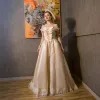 Vintage / Retro Medieval Champagne Prom Dresses 2021 A-Line / Princess Off-The-Shoulder Sleeveless Crossed Straps Lace Tulle Appliques Backless Sweep Train Prom Formal Dresses