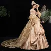 Vintage / Retro Medieval Bling Bling Fabulous Gold Ball Gown Prom Dresses 2021 Long Sleeve 3D Lace V-Neck Puffy Printing Chapel Train Cosplay Prom Formal Dresses