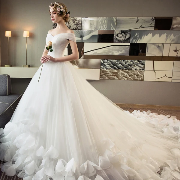 Chic / Belle Ivoire Robe De Mariée 2018 Robe Boule De l'épaule Manches Courtes Dos Nu Appliques Fleur Volants Royal Train