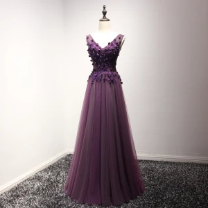 Fine Formelle Kjoler 2017 Selskapskjoler Drue Prinsesse Lange V Hals Uten Ermer Ryggløse Blonder Blomst Appliques Beading Perle