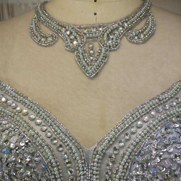 Scintillantes Gris Robe De Soirée 2018 Trompette / Sirène Fait main Perlage Cristal Perle Faux Diamant Paillettes Encolure Dégagée Sans Manches Train De Balayage Robe De Ceremonie