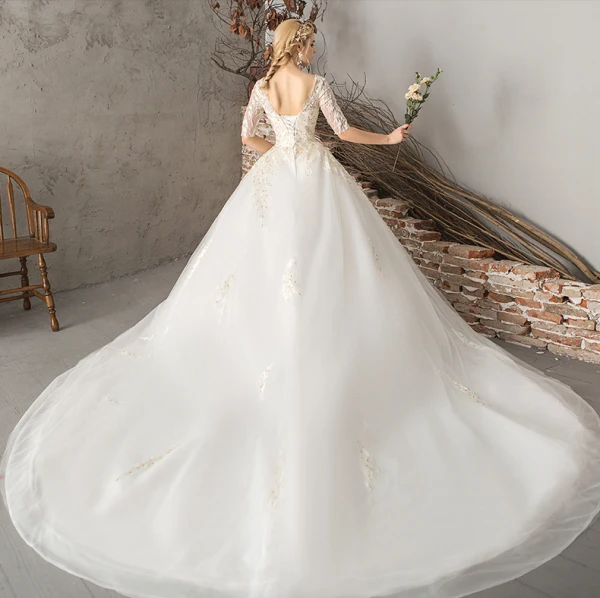 Abordable Ivoire Robe De Mariée 2018 Robe Boule En Dentelle Fleur Perle Faux Diamant Paillettes Dos Nu Chapel Train
