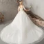 Abordable Ivoire Robe De Mariée 2018 Robe Boule En Dentelle Fleur Perle Faux Diamant Paillettes Dos Nu Chapel Train