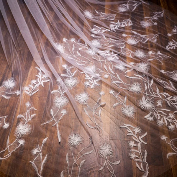 Chic / Belle Blanche Cathedral Train Mariage Tulle Appliques Voile De Mariée 2018