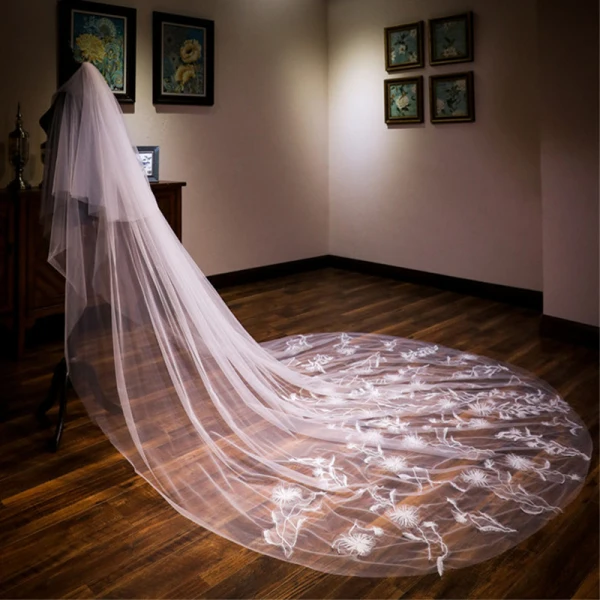Chic / Belle Blanche Cathedral Train Mariage Tulle Appliques Voile De Mariée 2018