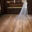 Romantique Charmant Blanche Voile De Mariée 2020 Tulle Forme de coeur Appliques Chapel Train Mariage Accessorize