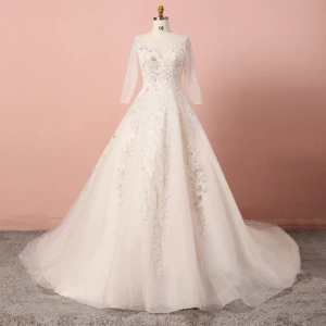 Luksus Champagne Pluss Størrelse Brudekjoler 2020 Prinsesse V Hals Beading Paljetter Håndlaget Tyll Langermede Cathedral Train Bryllup