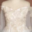 Schöne Gold Weiß Übergröße Brautkleider / Hochzeitskleider 2019 A Linie Spitze Tülle Applikationen Rückenfreies Stickerei Handgefertigt Bandeau Kapelle-Schleppe Hochzeit