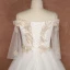 Schöne Gold Weiß Übergröße Brautkleider / Hochzeitskleider 2019 A Linie Spitze Tülle Applikationen Rückenfreies Stickerei Handgefertigt Bandeau Kapelle-Schleppe Hochzeit