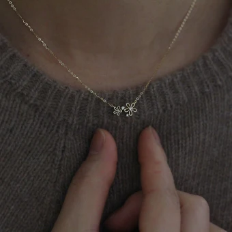 Chic Beautiful Gold Flower Sterling Silver Outdoor Garden Accessories Necklaces 2023
