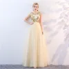 Chic / Beautiful Gold Prom Dresses 2018 A-Line / Princess Scoop Neck Sleeveless Beading Floor-Length / Long Ruffle Formal Dresses
