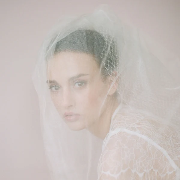 Classic 2017 White Lace Tulle Wedding Veils