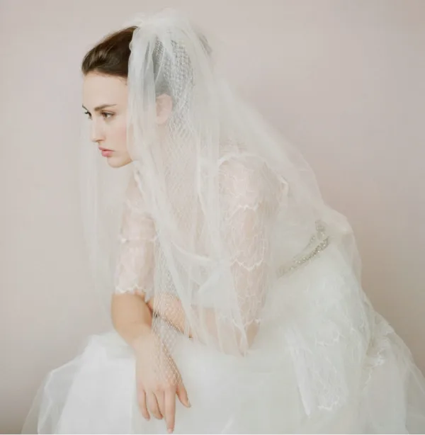 Classic 2017 White Lace Tulle Wedding Veils