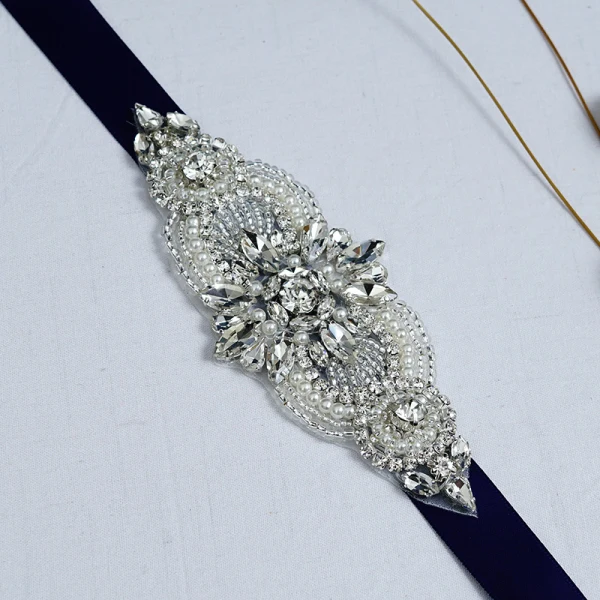 Schlicht Königliches Blau Ball Schärpen 2020 Handgefertigt Satin Metall Perlenstickerei Kristall Strass Hochzeits Hochzeit Brautaccessoires