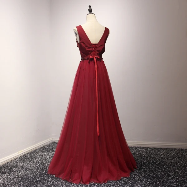 Chic / Beautiful Burgundy Evening Dresses 2017 A-Line / Princess Tulle V-Neck Evening Party Appliques Backless Beading Formal Dresses