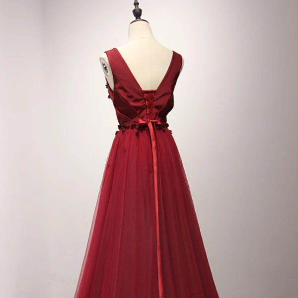 Chic / Beautiful Burgundy Evening Dresses 2017 A-Line / Princess Tulle V-Neck Evening Party Appliques Backless Beading Formal Dresses