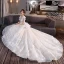 Chic / Belle Église Robe De Mariée 2017 Champagne Robe Boule Cathedral Train Encolure Dégagée Sans Manches Dos Nu En Dentelle Fleur