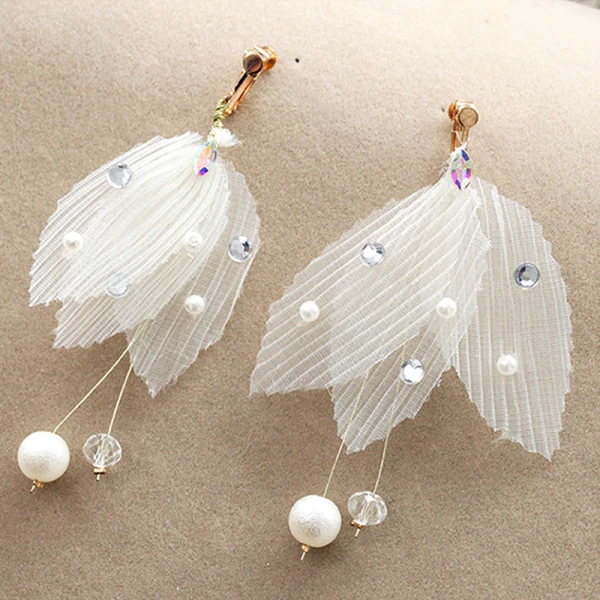 Classic Elegant White Earrings Headpieces 2019 Tulle Beading Crystal Pearl Rhinestone Wedding Prom Accessories