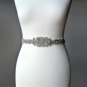 Edles Fabelhaft Ivory Creme Ball Schärpen 2020 Satin Metall Perlenstickerei Kristall Strass Hochzeits Hochzeit Abend Brautaccessoires