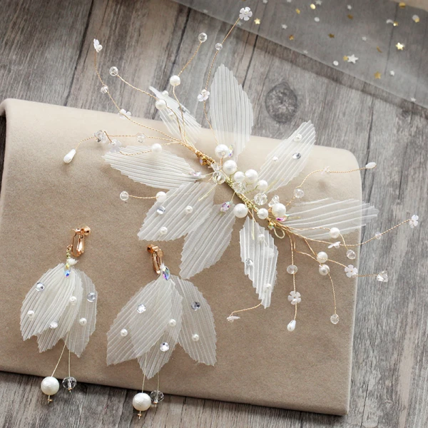 Classic Elegant White Earrings Headpieces 2019 Tulle Beading Crystal Pearl Rhinestone Wedding Prom Accessories