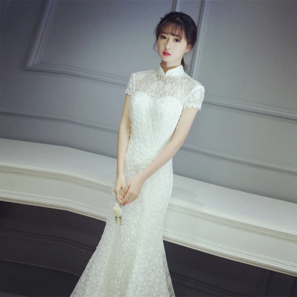 Style Chinois Salle Robe De Mariée 2017 Blanche Trompette / Sirène Chapel Train Col Haut Manches Courtes Dos Nu Paillettes Dentelle Appliques