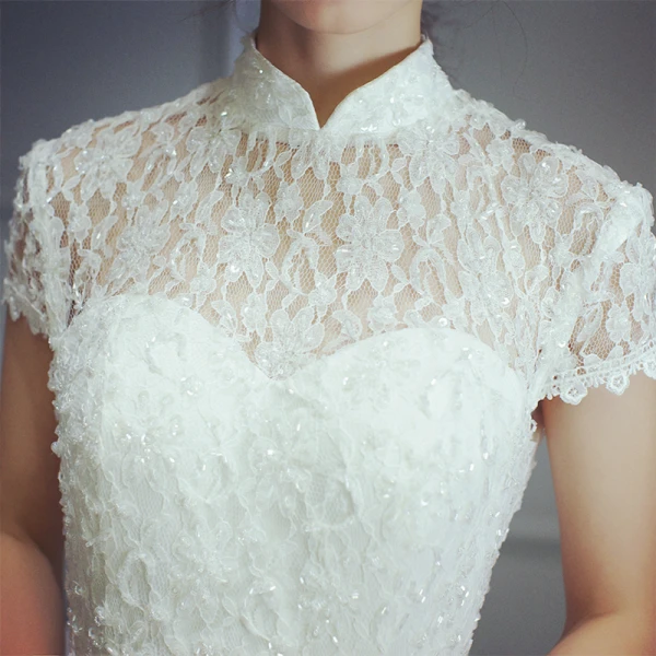 Style Chinois Salle Robe De Mariée 2017 Blanche Trompette / Sirène Chapel Train Col Haut Manches Courtes Dos Nu Paillettes Dentelle Appliques