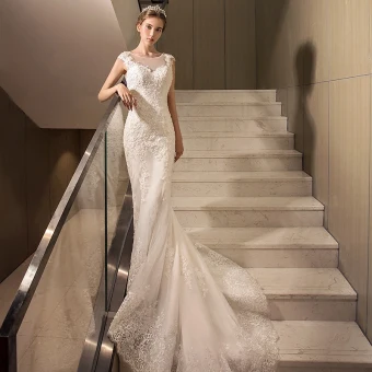 Affordable Wedding Dresses 2017 Trumpet Mermaid Chapel Train Sleeveless Backless Scoop Neck Lace Appliques Sequins