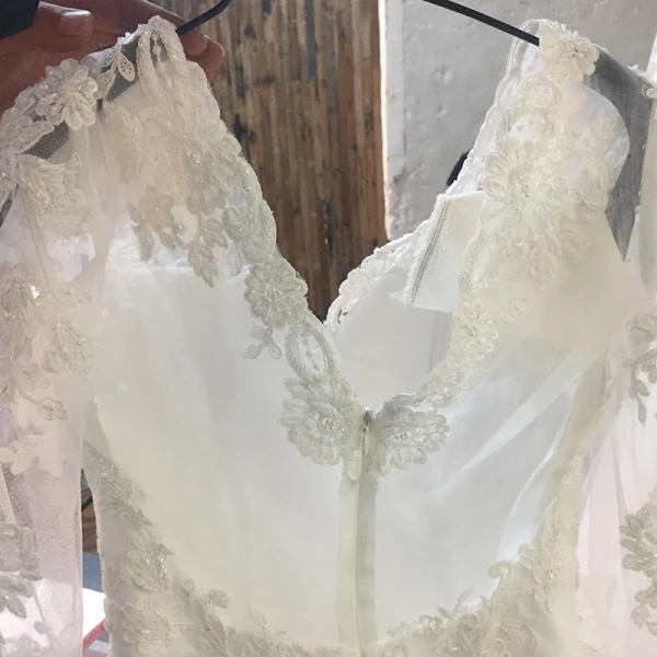 Chic / Belle Église Robe De Mariée 2017 Blanche Trompette / Sirène Chapel Train V-Cou Dos Nu 3/4 Manches Perle Perlage En Dentelle Appliques
