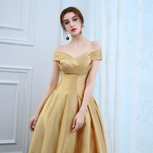 Chic / Beautiful Gold Evening Dresses  2017 A-Line / Princess Off-The-Shoulder Charmeuse Striped Ruffle Evening Party Formal Dresses