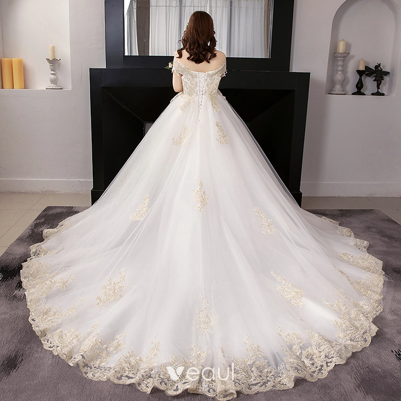 Luxe Blanche Grande Taille Robe Boule Robe De Mariee 2019 Dentelle Tulle Appliques Dos Nu Brode Bustier Cathedral Train Mariage