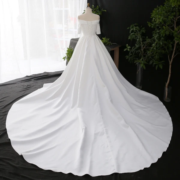Schlicht Weiß Übergröße Brautkleider / Hochzeitskleider 2020 A Linie Off Shoulder Kurze Ärmel Einfarbig Kathedrale Schleppe Gekreuzte Träger Handgefertigt Satin Hochzeit