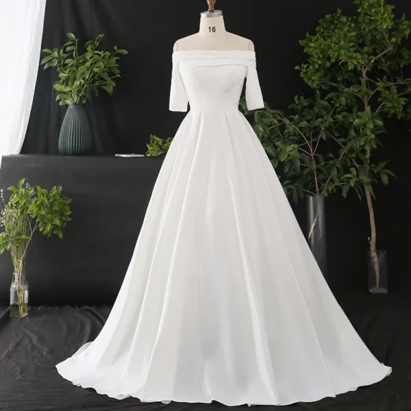 Proste / Simple Białe Duży Rozmiar Suknie Ślubne 2020 Princessa Przy Ramieniu Kótkie Rękawy Jednolity kolor Trenem Katedra Skrzyżowane Pasy Wykonany Ręcznie Satyna Ślub