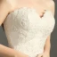 Fine Brudekjoler 2017 Hvit Trompet / Havfrue Chapel Train Gripende Ruffles Kjæreste Ryggløse Uten Ermer Perle Beading Blonder Appliques