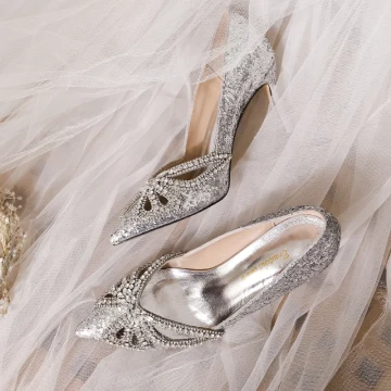 Charmant Zilveren Doorboord Rhinestone Vlinder Bruidsschoenen 2020 8 Cm Naaldhakken Stiletto Spitse Neus Huwelijk Pumps