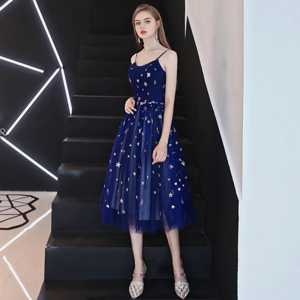 Modern / Fashion Navy Blue Homecoming Graduation Dresses 2018 A-Line / Princess Sequins Star Spaghetti Straps Sleeveless Backless Knee-Length Formal Dresses