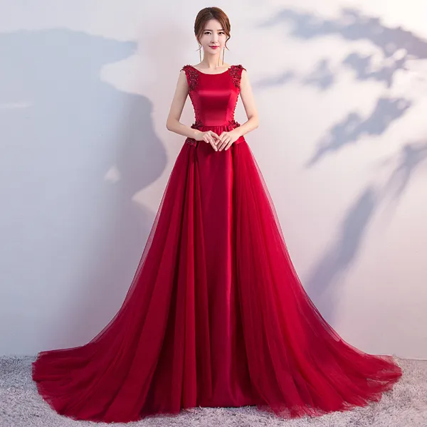 Charming Burgundy Evening Dresses  2018 A-Line / Princess Beading Crystal Lace Flower Sequins Scoop Neck Backless Sleeveless Sweep Train Formal Dresses