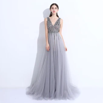 Snygga Fina Grå Aftonklänningar 2017 Prinsessa Beading Paljetter Slits Fram V Hals Halterneck Ärmlös Svep Tåg Formella Klänningar