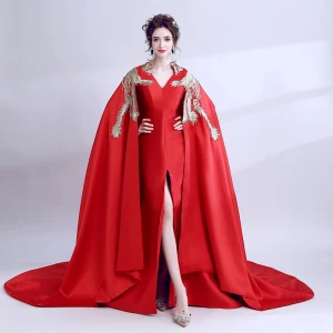 Inhabituel Rouge Avec Châle Robe De Soirée 2018 Princesse Brodé V Cou Sans Manches Tribunal Train Robe De Ceremonie