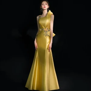 Unique Doré Robe De Soirée 2018 Trompette Sirène Appliques Perlage Gland Cristal Faux Diamant Encolure Dégagée Dos Nu Sans Manches Longue Robe De Ceremonie