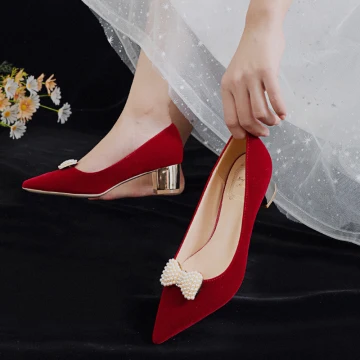 Élégant Rouge Perle Noeud Chaussure De Mariée 2021 5 Cm Talons Épais Talon Bloc À Bout Pointu Mariage Escarpins Talons Hauts