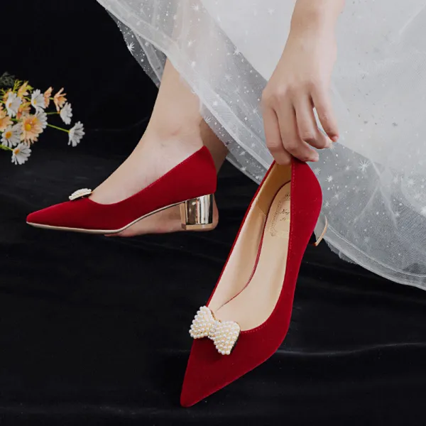 Elegante Rot Perle Schleife Brautschuhe 2021 5 cm Thick Heels Block Absätze Spitzschuh Hochzeit Pumps Hochhackige
